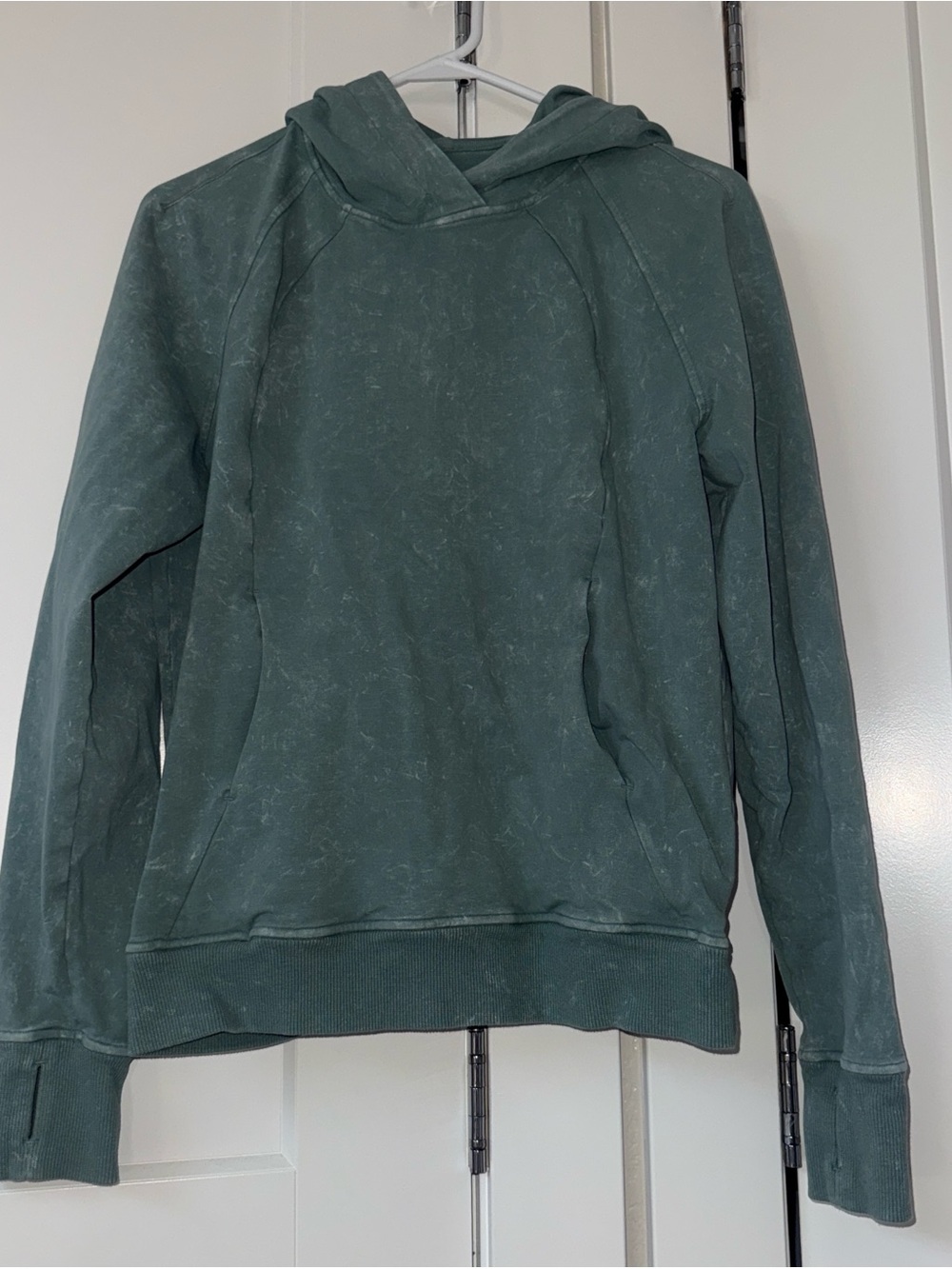 Lululemon green pullover hoodie - size 4